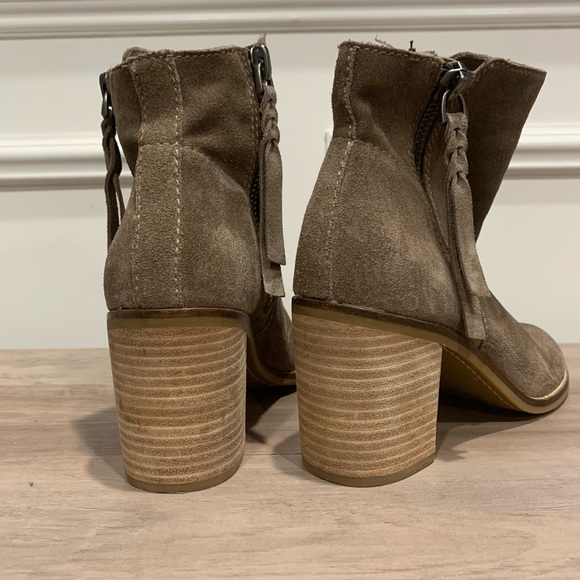 Dolce Vita Gray Suede Zip Ankle Boots Booties - Picture 2 of 6